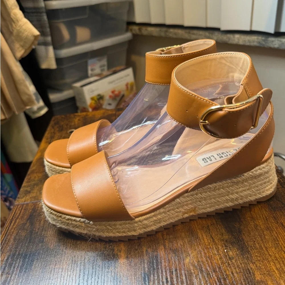 Design Lab Kendra Women's Tan Wedge Espadrilles Sandals Size 9